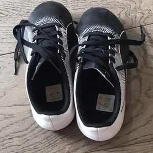 Pristine toddler soccer shoes